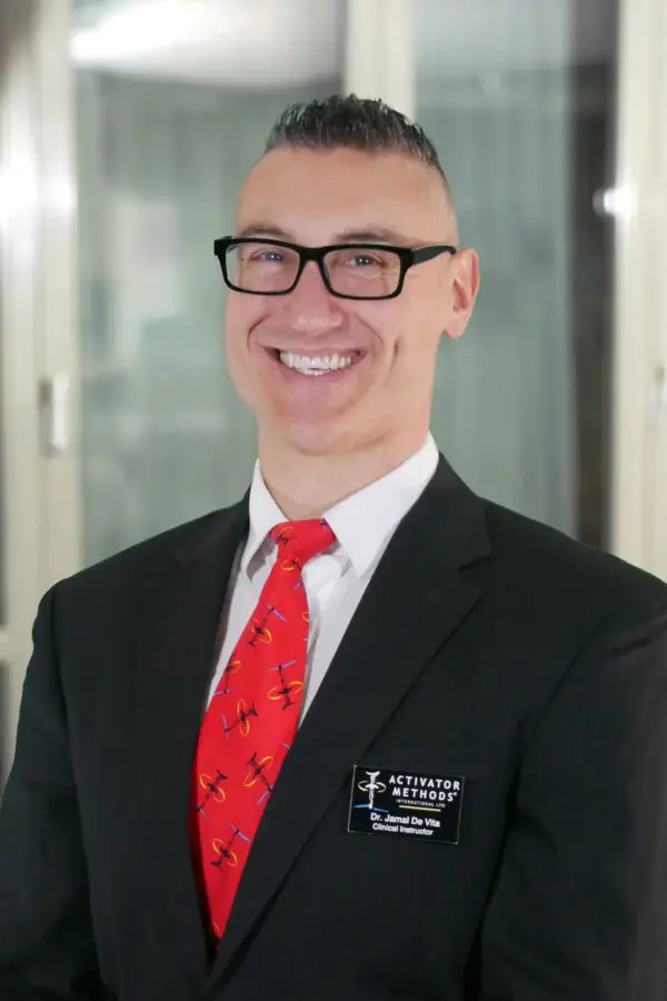 a man in a suit and tie